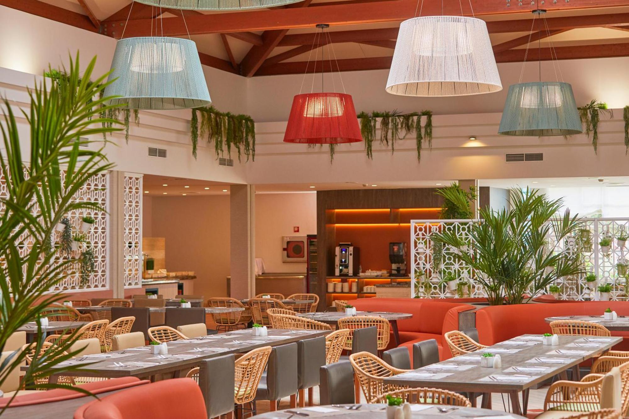 Aparthotel Zafiro Picafort 4*